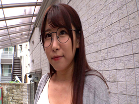 婚約者に騙され全財産を失い人生崩壊！地元から逃げ上京してきた無職幸薄田舎娘。Iカップ爆乳を武器に一獲千金を目論むメガネ地味ダサ天然活きアワビ　サンプル画像07